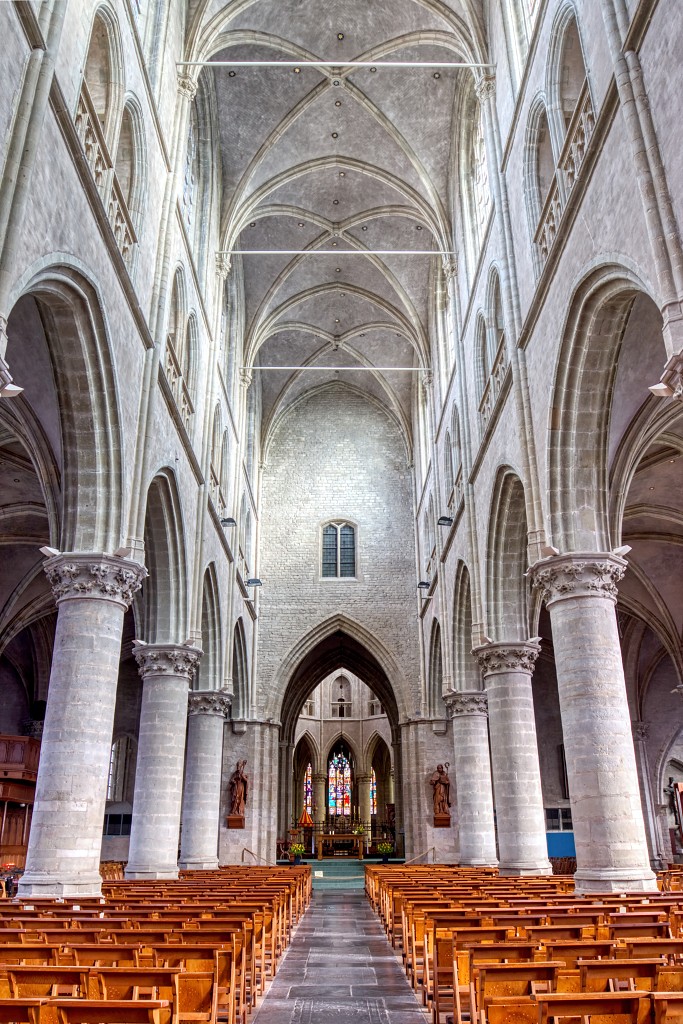 HDR Basiliek Sint Willibrordus rooms katholiek kerk hulst kerkfotografie religie religion bedevaart pelerinage kathedraal pelgrimage saint cathedrale cathedral basiliek basilique basilica
